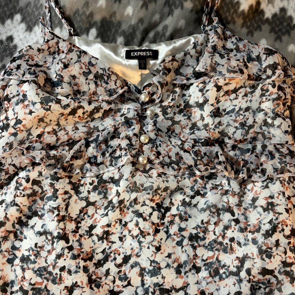 Express Multicolor Ruffle Tank Top - Picture 4 of 4